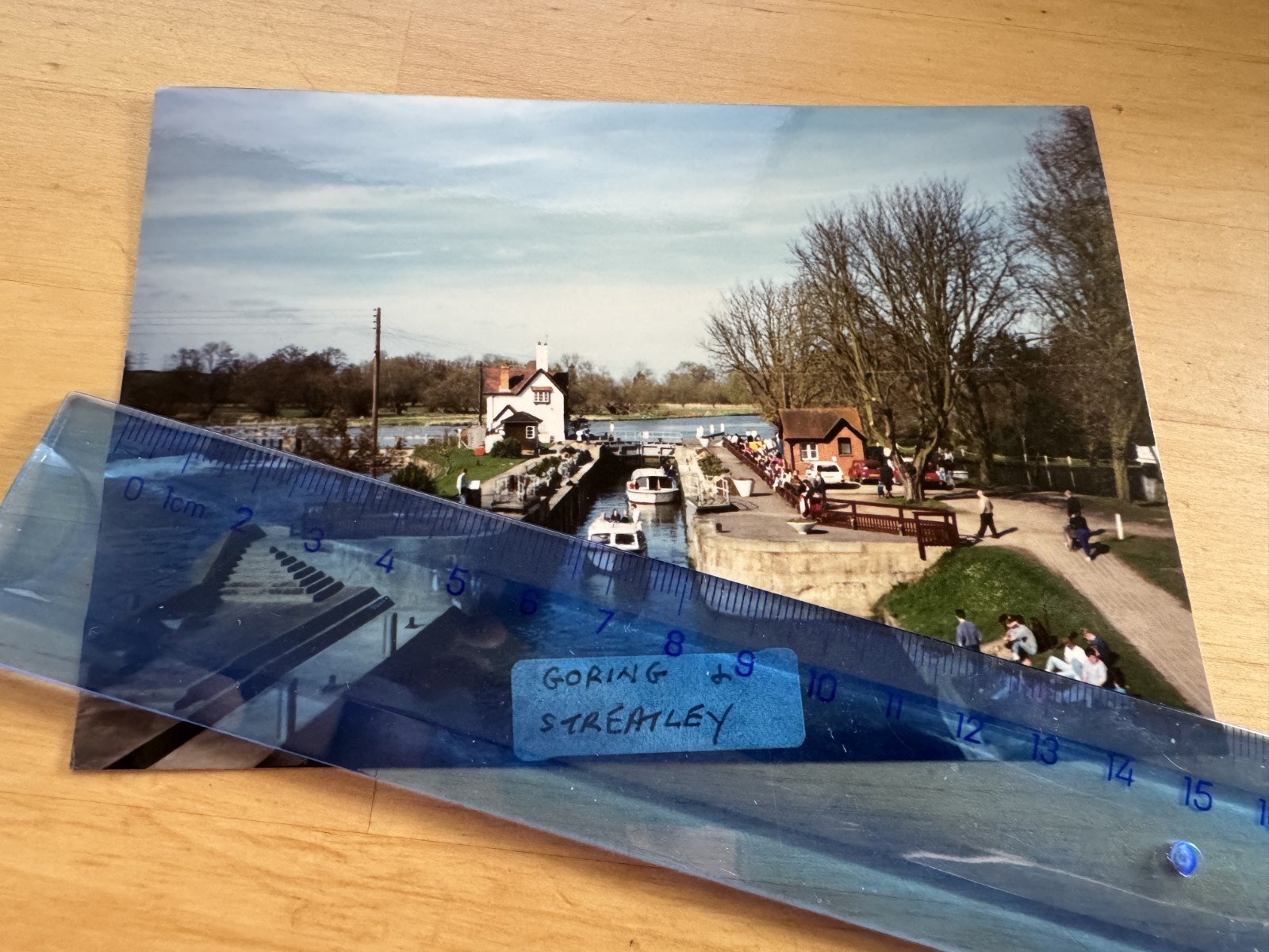 Photo - Goring & Streatley Goring Lock River Thames - c1988 - Oxfordshire UK GB
